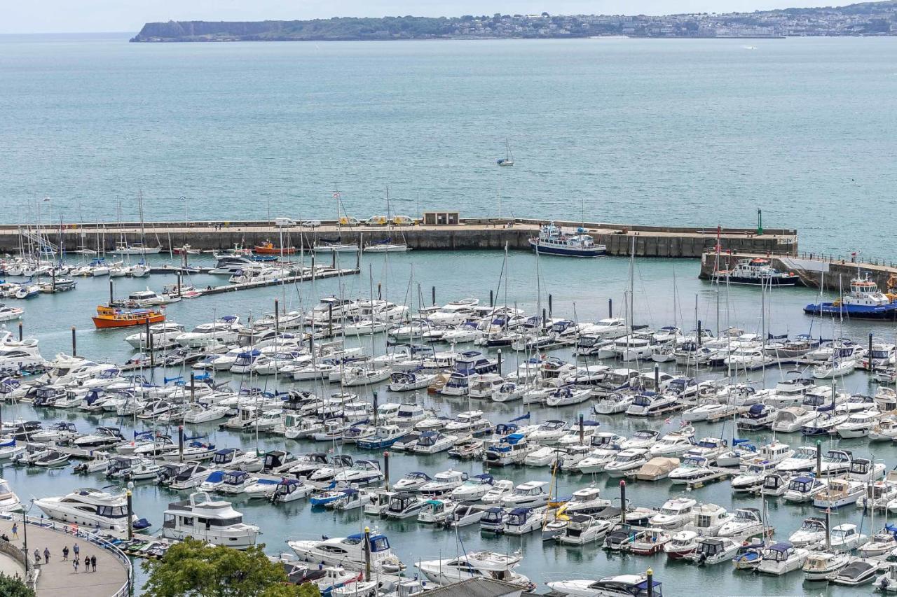 A7 Masts - Striking Beach Bolthole Apartment With Beautiful Sea Views Private Balcony & Parking Torquay Dış mekan fotoğraf