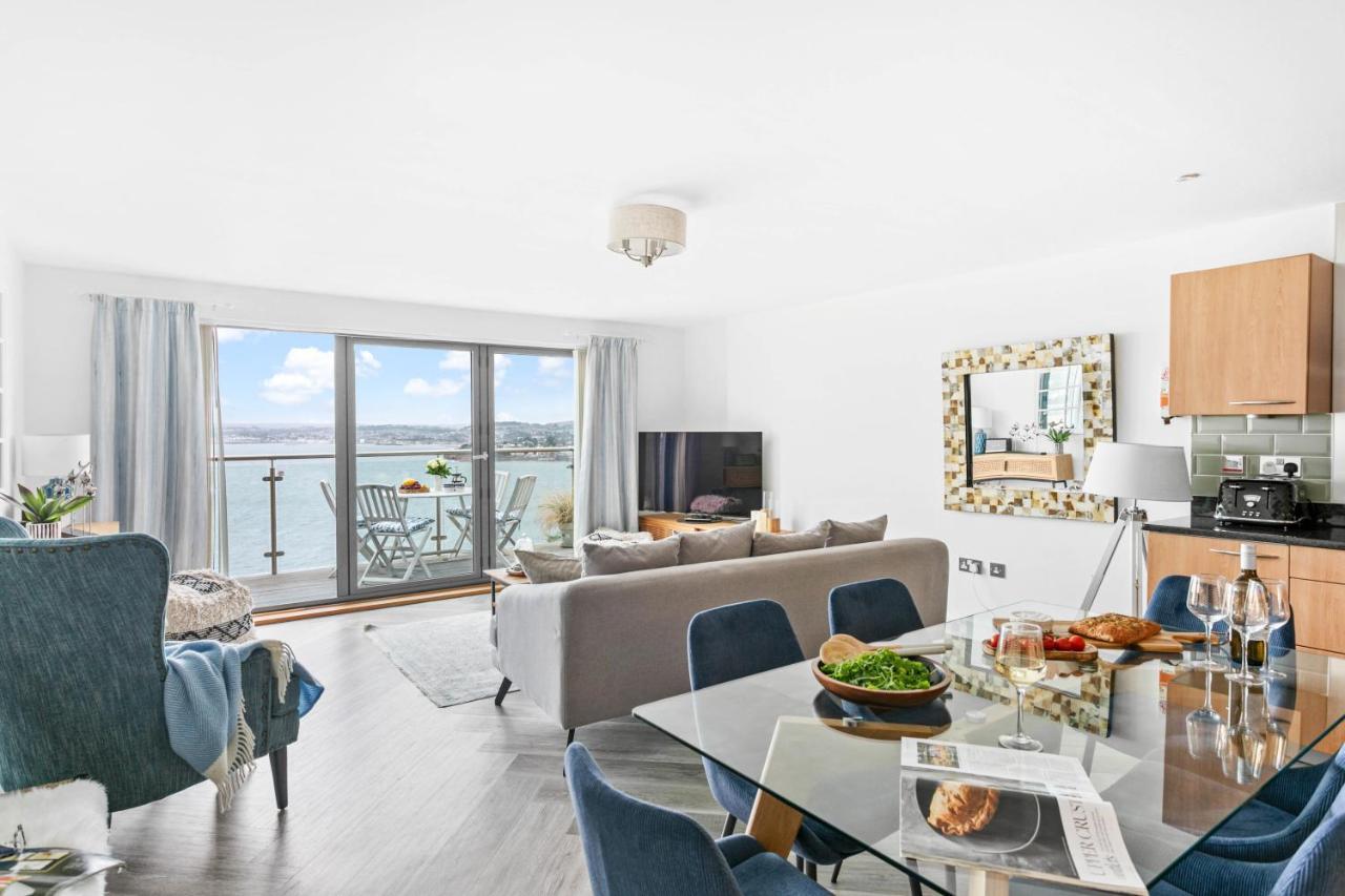 A7 Masts - Striking Beach Bolthole Apartment With Beautiful Sea Views Private Balcony & Parking Torquay Dış mekan fotoğraf